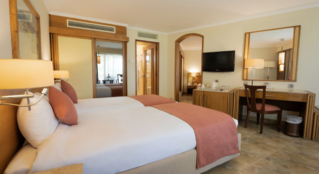 Номер Семейный с 2 комнатами с красивым видом из окна Курортный отель Jolie Ville Hotel & Spa Kings Island Luxor