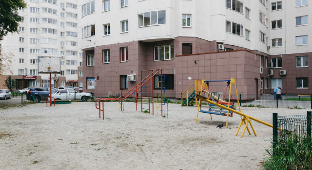 Апартаменты Луганская 4, Забронировать Апартаменты/квартира Отели Городского округа Екатеринбурга - Северный управленческий округ с парковкой, Парковка