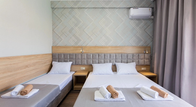 Трёхместный номер Deluxe с балконом Отель Granada