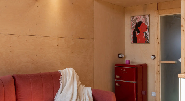 Novy S Saunoy Kaminom I Proyektorom Ryadom S Aeroportom Vladivostoka Private house, Buchen Sie Ferienhaus Wladiwostok Stadtkreis Wladiwostok