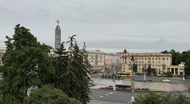 Апартаменты Сталинка в центре, вид на Площадь Победы