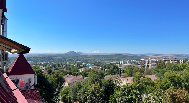 Квартира Эльбрус виден из окна, а курортная зона около дома