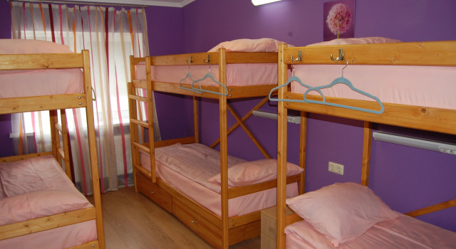 Кровать в общем номере (женский номер) Хостел Oversleep