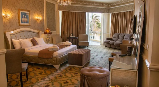 Двухместный люкс Royal с балконом и с красивым видом из окна Курортный Отель Paradise Inn Beach Resort Maamoura