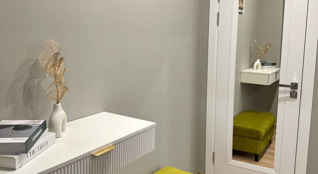Uyutnaya Smolina 67k2 100 Flat, Prenota Appartamento Hotel a Buryatia con parcheggio, Parcheggio