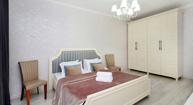 Prostornaia Apartamenty v Elitnom Rajone 91 Flat, Book Apartment Almaty Kazakhstan