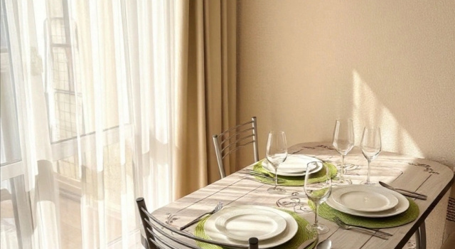 Green Kitchen/Zelenaya Kukhnya Flat, Buchen Sie Ferienwohnung Hotels in Tyumen Region mit Parkplatz, Parkplätze