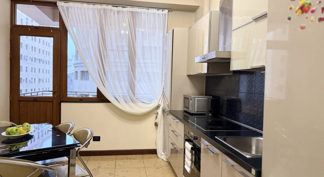 Апартаменты с 2 спальнями рядом с площадью от Sweet Home