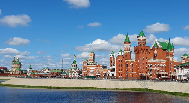 Студия Квартира-студия новая в самом центре города с дизайнерским ремонтом