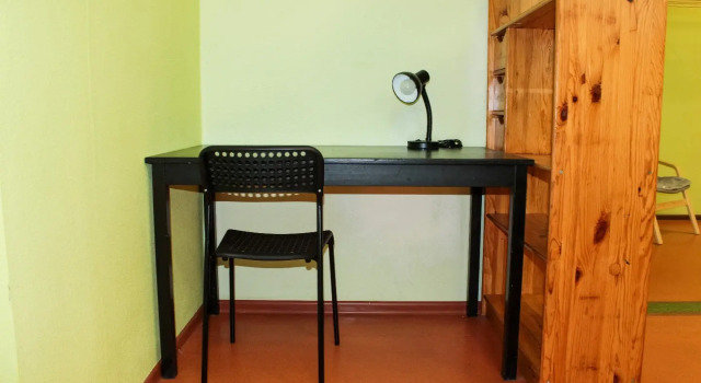 Postel ve společném pokoji pro muže 7 Days Hostel
