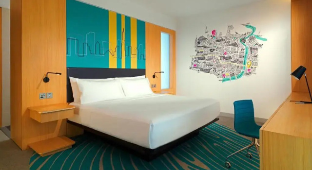 Отель Aloft Dubai Creek