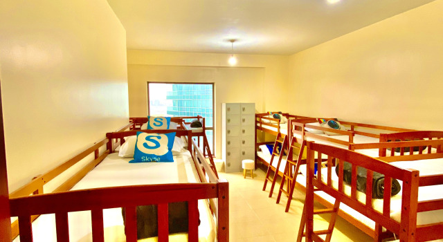 Кровать в общем номере Bombay Backpackers Dxb-Adults Only