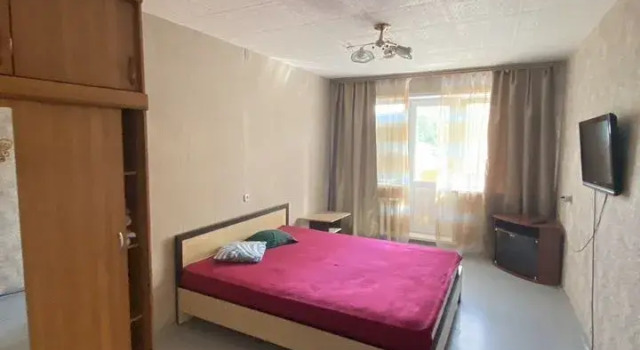 Na Komarova 14 Flat, Rezerwuj Apartament Hotele w Republika Komi z parkingiem, Parking