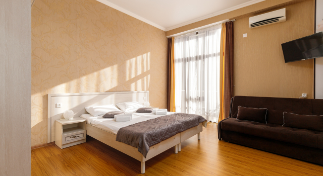 Двухместный номер с панорамным застеклением Comfort с балконом Ева