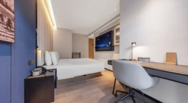 Двухместный номер Business с видом на внутренний двор Отель Atour Beijing Fengtai Station Lize Business District