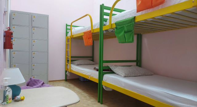Кровать в общем номере Хостел «Sunny Hostel»