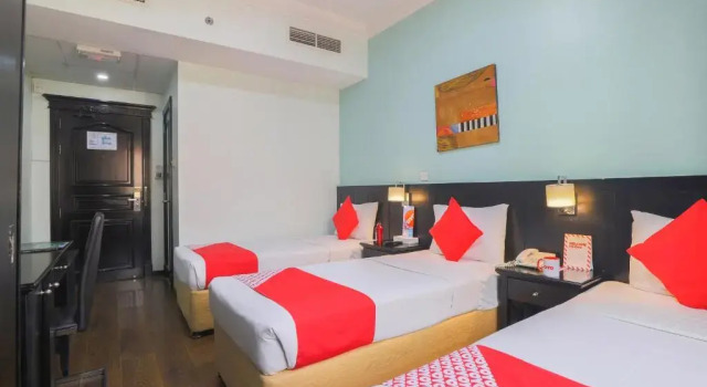 Трёхместный номер Standard Eureka Hotel