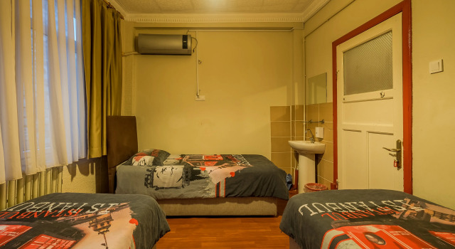 Кровать в общем номере (женский номер) Erenler HoTeL & HosTeL