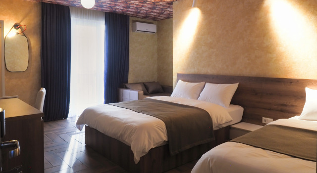 Семейный номер Standard с балконом Отель BaniHills Tbilisi