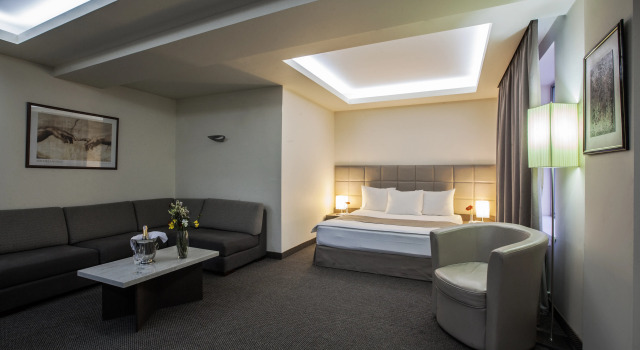 Deluxe Quadruple Family room Aviatrans Hotel