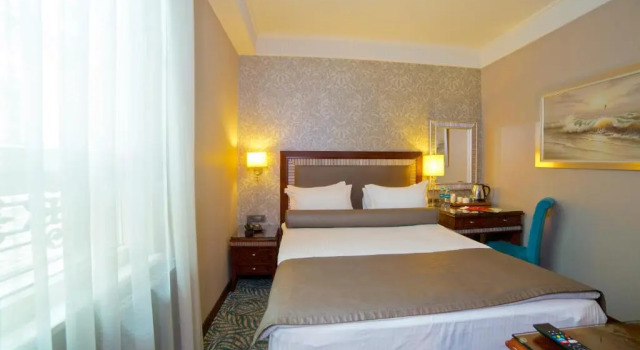 Одноместный номер Standard Emporium Hotel