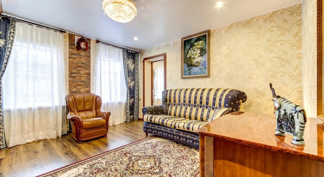 Коттедж с балконом и с красивым видом из окна Коттедж Venera