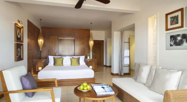 Полулюкс с балконом и с красивым видом из окна Avani Quy Nhon Resort