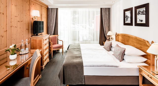 Одноместный номер Standard с балконом и с красивым видом из окна Hotel Alpenroyal - The Leading Hotels of the World