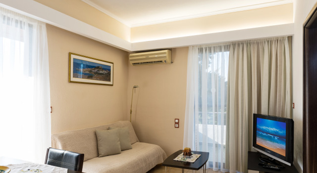 Полулюкс с балконом и с красивым видом из окна Terinikos Sunny Garden Hotel & Junior Suites