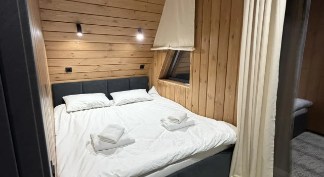 Comfort Huisje uitzicht op de bergen Agory Recreation camp