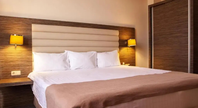 Firedobbelt suite med altan med udsigt Hrazdan Hotel