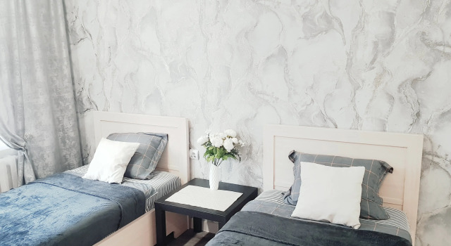 2kh komnatnaya kvartira na 50 let Oktyabrya Apartments, Rezervovat Apartmán Hotely v Mirninsky Ulus s parkováním, Parkování