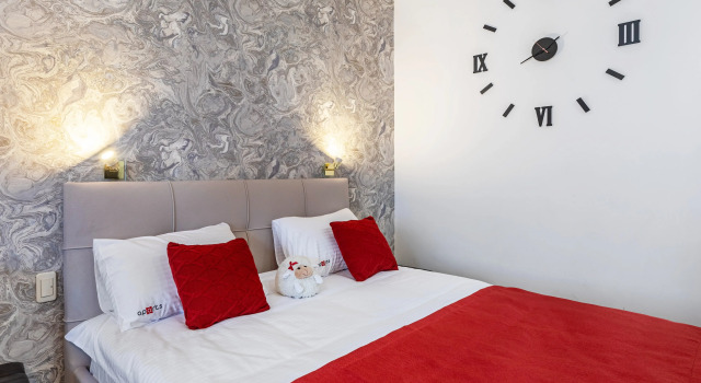 Uyutnaya Odnokomnatnaya Na Chistopolskoy 81 Ryadom S Ak Bars Arenoy I Dvortsom Vodnykh Vidov Sporta Flat, Prenota Appartamento Hotel a Tatarstan con parcheggio, Parcheggio