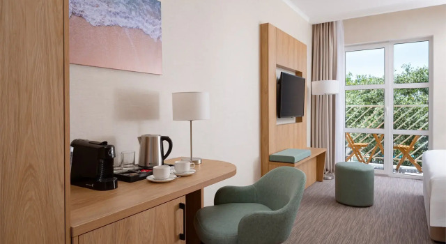 Двухместный номер Супериор Волна с балконом Отель Miracleon Город Mira Family Resort & SPA Anapa 5*