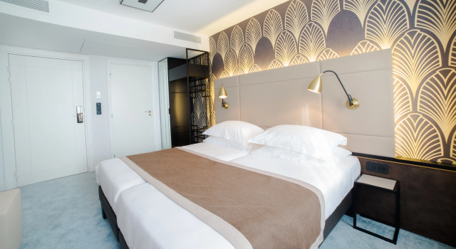 Семейный номер Standard с балконом и с красивым видом из окна Best Western Journel Nice Saint-Laurent-du-Var