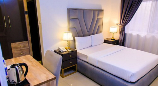 Номер Classic Отель Aries Suites