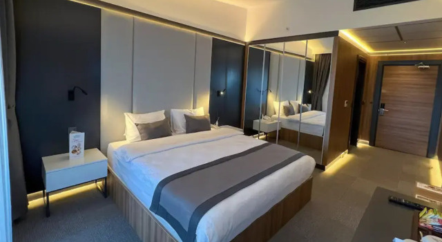 Двухместный номер Deluxe с балконом и с видом на море Sera Lake Center Hotel