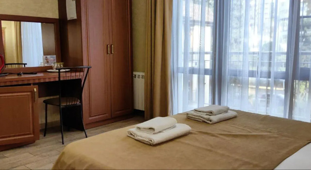 Трёхместный номер Comfort с балконом Гостевой дом Гриф