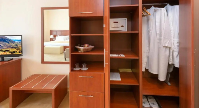 Panorama Twin Suite Ani Plaza Hotel