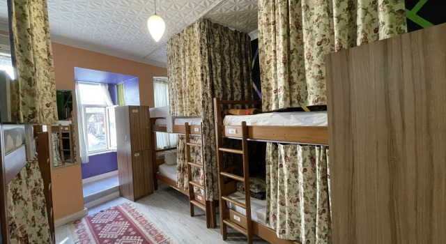 Кровать в общем номере Taksim Hostel Green House Istanbul
