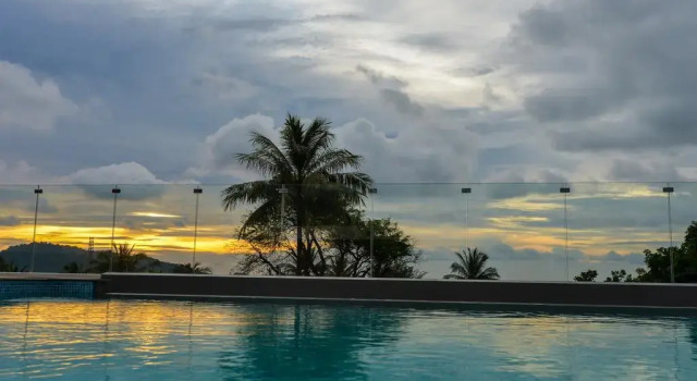 Отель Clarion Patong Beach