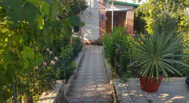 Semejnyij Guest House, Rezervovat Penzión Chernomorskoe 
