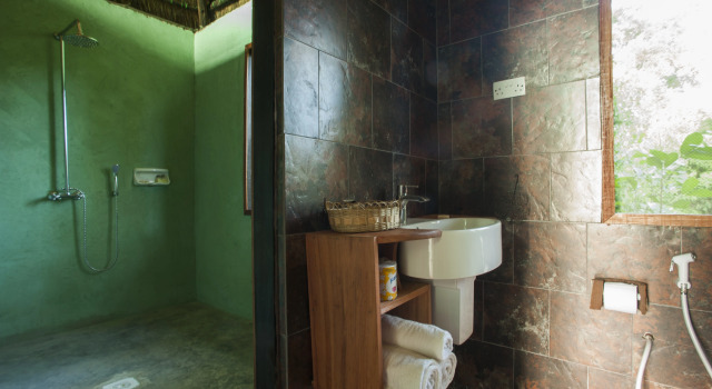 Коттедж с балконом и с красивым видом из окна Отель Selous Kinga Lodge
