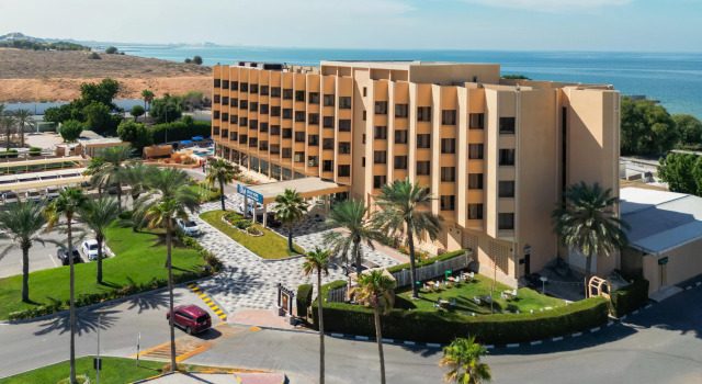 BM Beach Hotel