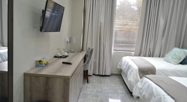 Двухместный номер Standard с балконом Furaha Guest Lodge