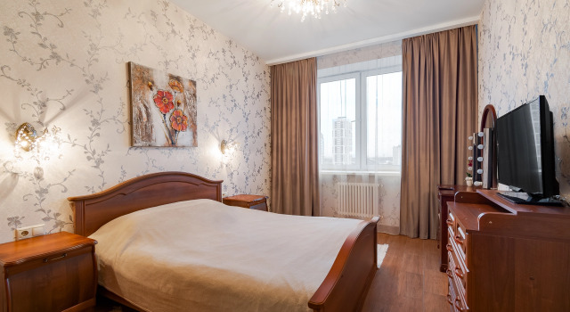 Ogromnaya Uyutnaya Kvartira Apartments, Prenota Appartamento Reutov Oblast' di Mosca