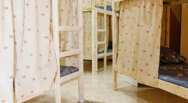 Кровать в общем номере Гостиница Lucky-House