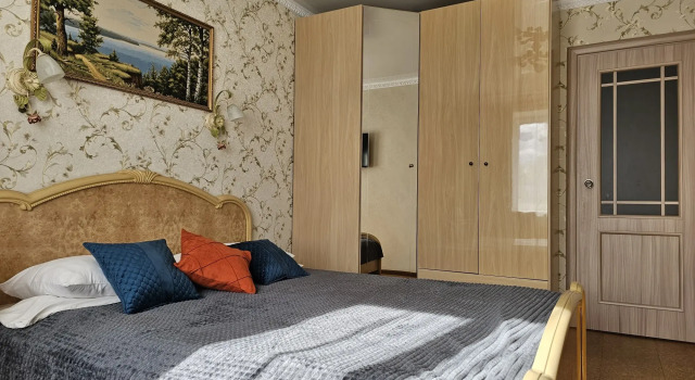 Zhivi Uyutno Kompaniey Apartments, Book Apartment Zasheksninsky district 
