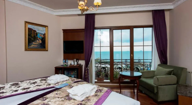 Люкс Superior с видом на море и дворец Вуколеон GLK PREMIER Sea Mansion Suites & Spa - Special Class