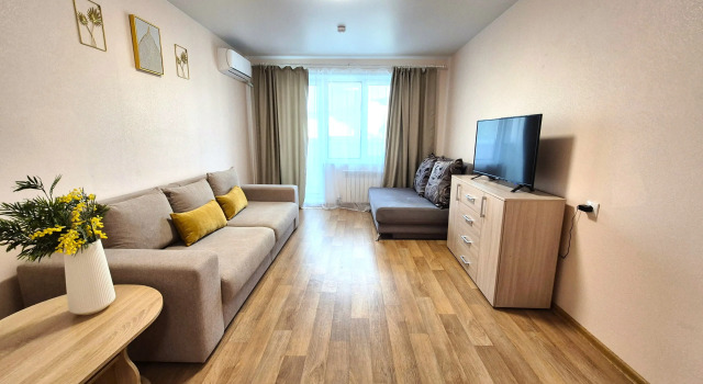 3-Kh Komnatnaya Kvartira V Snegovoy Padi Flat, Buchen Sie Ferienwohnung Wladiwostok 